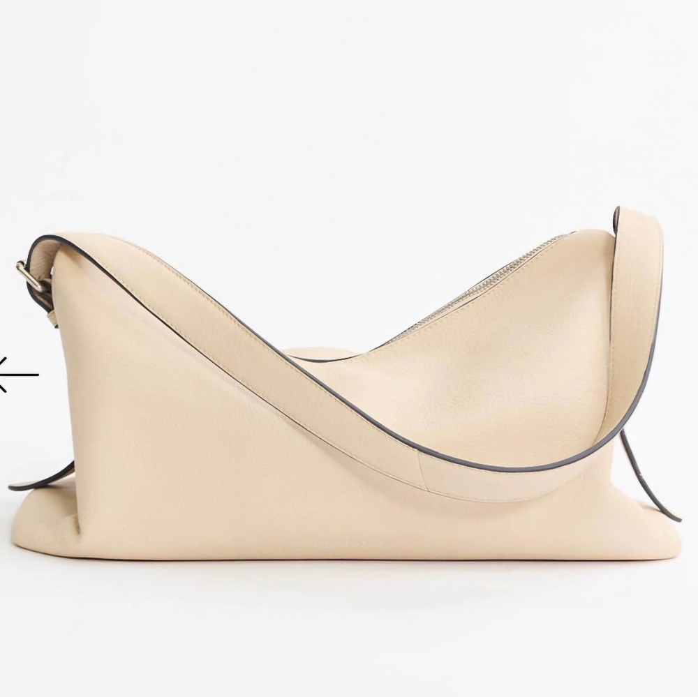 The Horse Lottie Bag Like New